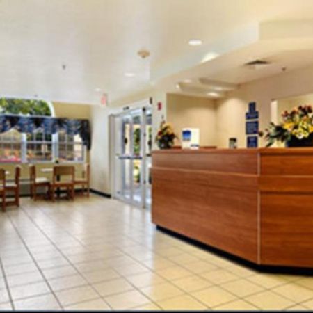 Microtel Inn & Suites Huntsville Interior photo